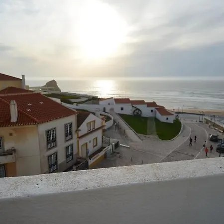 Apartamento Yellow Submarine On The Seafront Silveira (Lisbon)